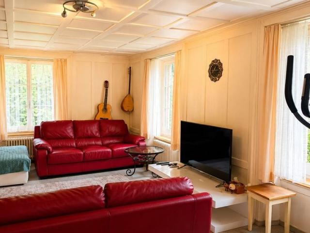 Vielseitiges Wohnhaus zur Miete in Linthal