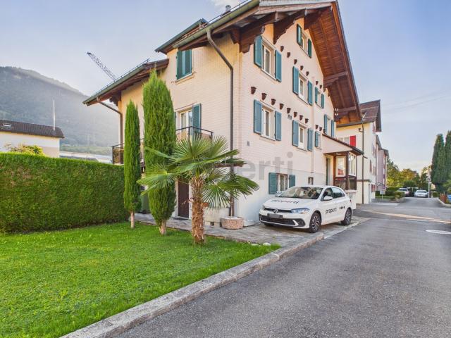 Vielseitiges Zweifamilienhaus, Gestaltungsspielraum & Zentrale Lage