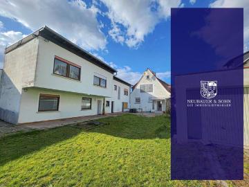 Vielseitiges Zweifamilienhaus mit Innenhof & Ausbaupotenzial in Epperthausen