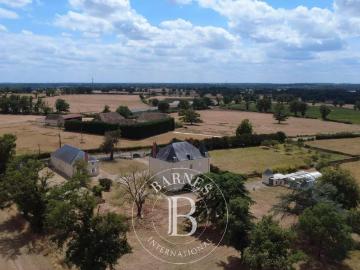 Vienne Belle demeure XIXe entièrement rénovée Terrain de. 665m² La Trimouille