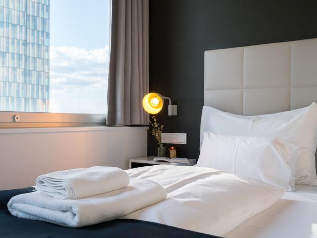 Viennese retreat measuring 46m² in the historic Philips Haus right next to the Wienerberg recreation area, Vienna Amsterdam Apartments for Rent