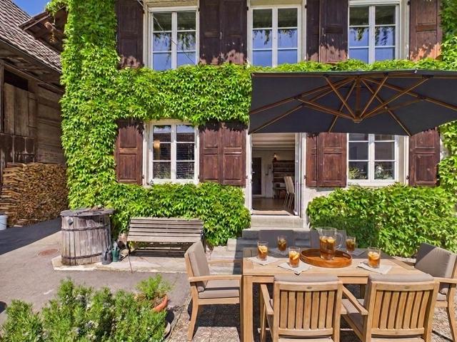 Vier Etagen Familienglück historisches Dorfhaus von 1771 mit Nebengebäude in Arboldswil BL