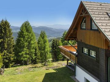 Vier Jahreszeiten & Ein Zuhause – exklusives Pisten Chalet auf der Hochrindl mit Wellness & Panoramaterrasse