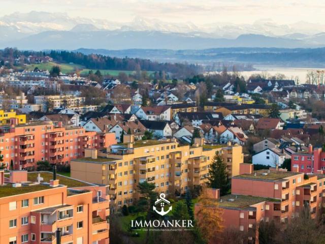 4 Zimmer. Ein See. Unzählige Glücksmomente 4 Zimmerwohnung in Greifensee