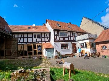 Vierseitenhof Fachwerkhaus Hof Garten Scheune Denkmalschutz