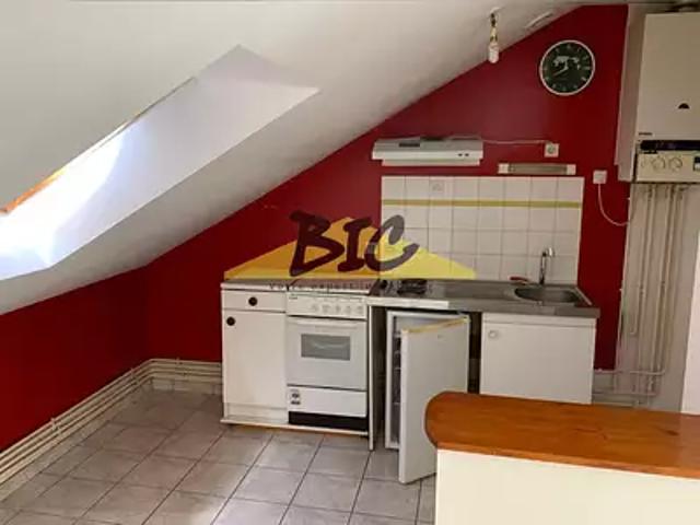 Vierzon 18100 Location appartement 2 pièces t2 au dernier étage