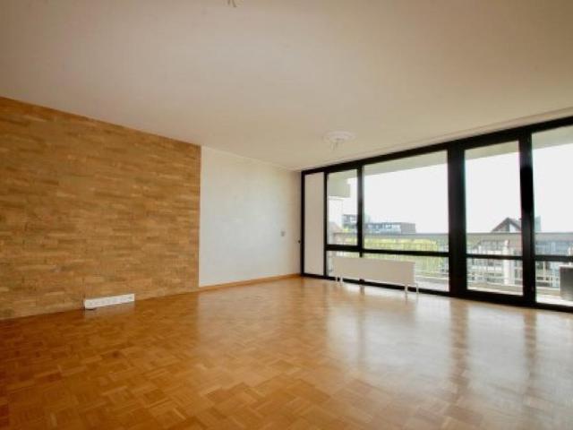 Vierzimmerwohnung in Köln Weiden mit zwei großen Balkonen