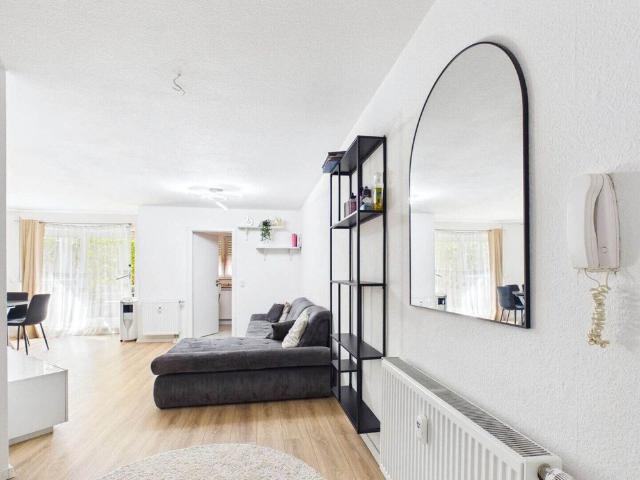 Vierzimmerwohnung mit Garten, überdachter Terrasse & direkter S Bahn Anbindung