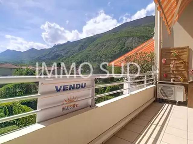 Vif 38450 Achat / Vente appartement 4 pièces t4 au dernier étage terrasse
