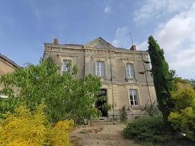 Vihiers 49310 Achat / Vente maison 8 pièces t8 au dernier étage
