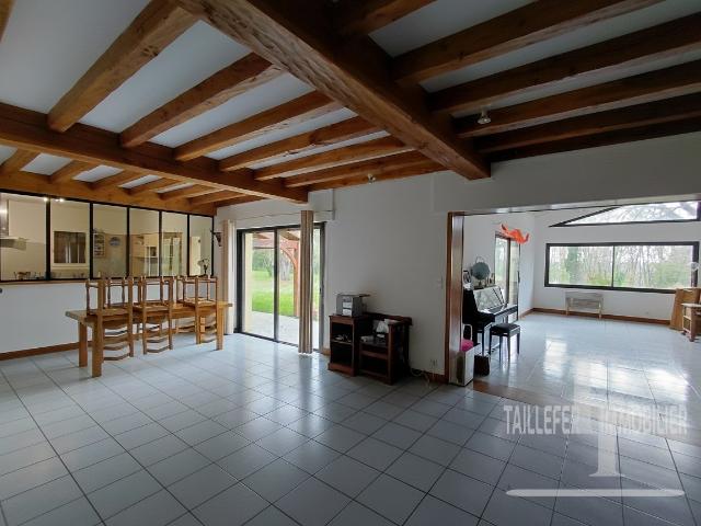 Viila plain pied, environnement de qualité. 240m² Notre Dame de Sanilhac