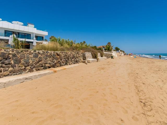 Viilla de lujo en primera línea Costa Bella Marbella