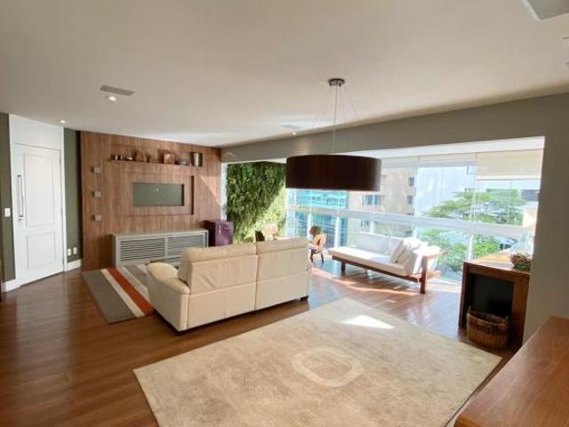 VILA OLÍMPIA 127m² / 3 SUÍTES / TERRAÇO / AR COND. / 3 VAGAS / LAZER COMPLETO!