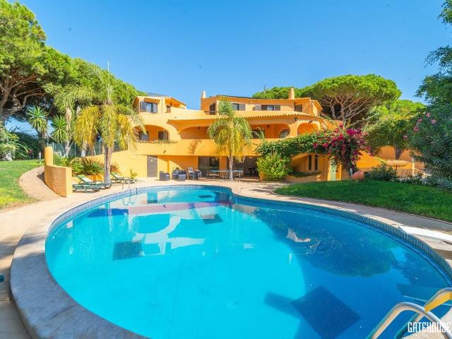 Vila com vista mar no Algarve à venda em Olhão com 5 quartos 600m² Olhão