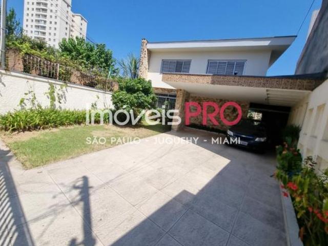Vila Cruzeiro  Sobrado com 300 metros, 03 dormitórios,01 suíte,04 vagas