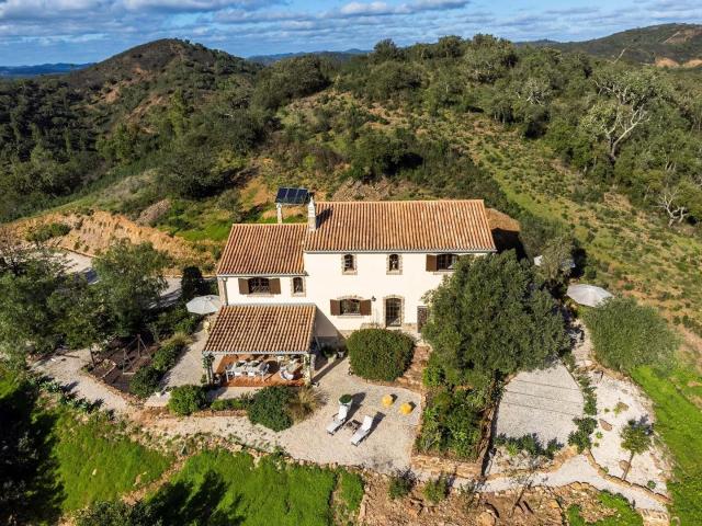 Vila de Cinco Quartos em Alte, Loule 286m² Loulé São Clemente