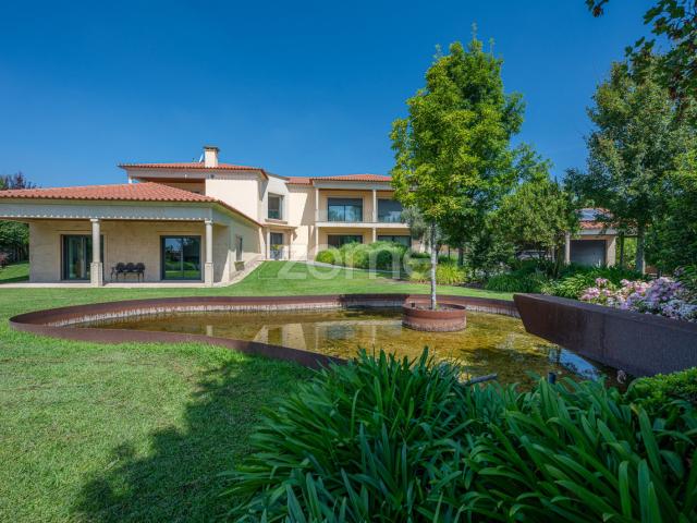 Vila de luxo de 5+1 quarto, com 2637 m² de terreno, em Amarante, Porto