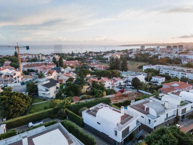 Vila de Sonho com Vista Panorâmica em São Pedro do Estoril 383m² Cascais e Estoril