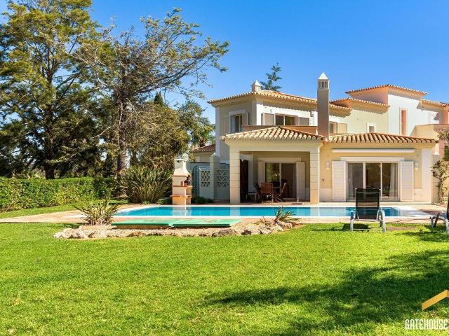 Vila de 3 Quartos com Golfe à venda em Carvoeiro, Algarve 145m² Lagoa e Carvoeiro