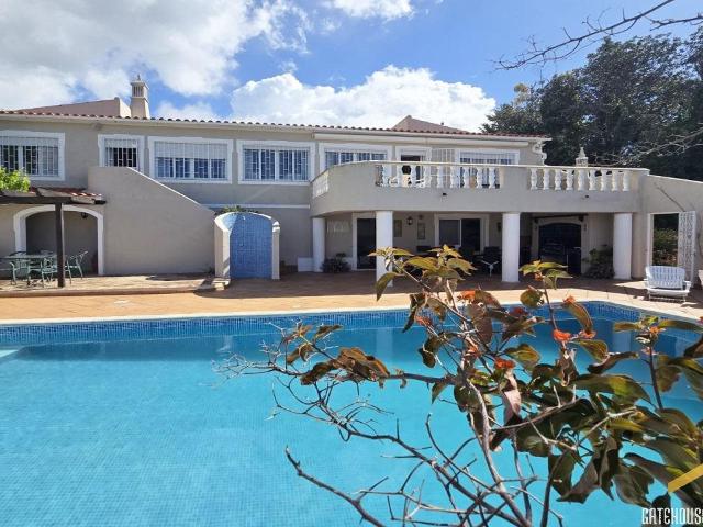 Vila de 3 quartos com vista para o mar em Estoi, Algarve G. 226m² Conceição e Estói