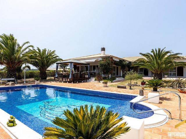 Vila de 4 quartos à venda em Bensafrim, Lagos, Algarve 161m² Lagos