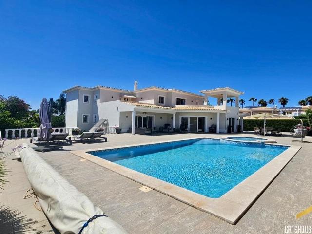 Vila de 5 quartos à venda em Vale Formoso, Almancil, Algarve. 335m² Almancil