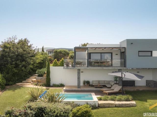 Vila geminada com 3 quartos em Sesmarias, Carvoeiro, Algarve. 89m² Lagoa e Carvoeiro