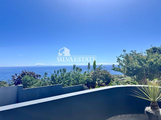 Vila geminada de 3 quartos com vista deslumbrante para o oce. 178m² Sao Jorge