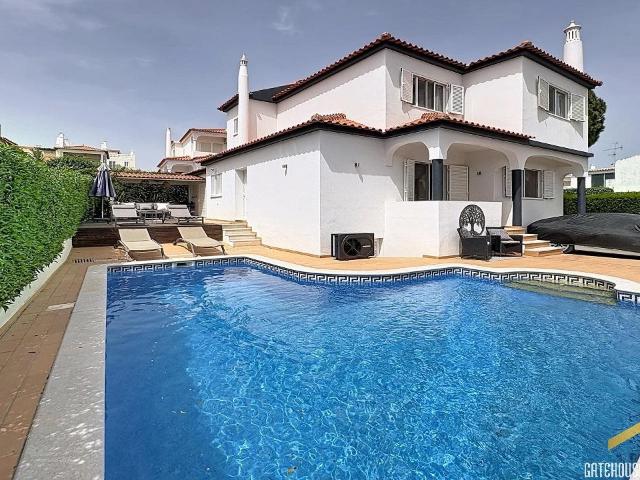 Vila independente com 4 quartos, piscina, em Vilamoura, Alga. 180m² Quarteira