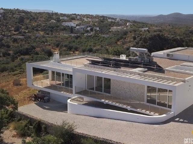 Vila isolada com 3 quartos nova para venda em Boliqueime, Al. 224m² Boliqueime