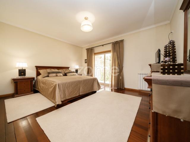 Vila isolada de 5 quartos em Este S. Pedro – Braga!