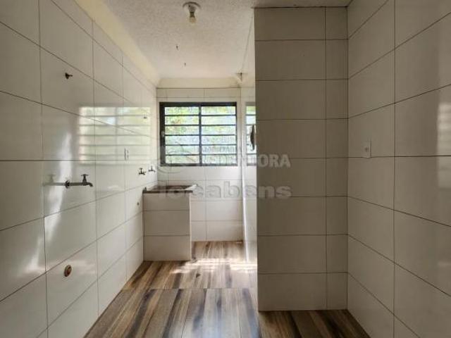 Vila Toninho Apartamento com 02 quartos, 01 banheiro, sala de estar