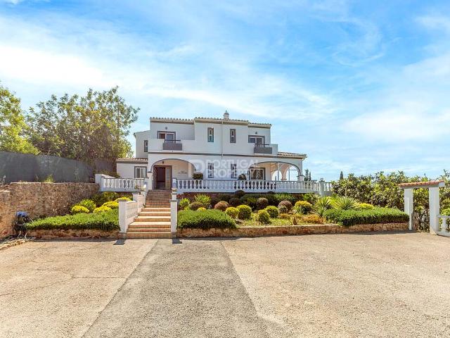 Vila Vale Mouro Villa de luxo com charme tradicional e vistas panorâmicas