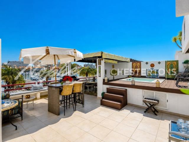Vilamoura Apartamento T4+1 na Marina para Venda