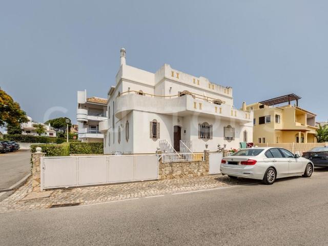 Vilamoura Moradia T3 no Centro 226m² Quarteira