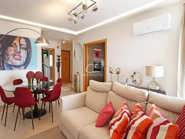 Vilamoura, moradia geminada contemporânea T3+2 263m² Quarteira
