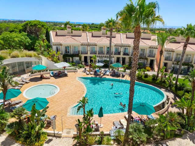 Vilamoura – Residência Palmyra: T3 último andar, terraço cobertura 80m², elevador privativo