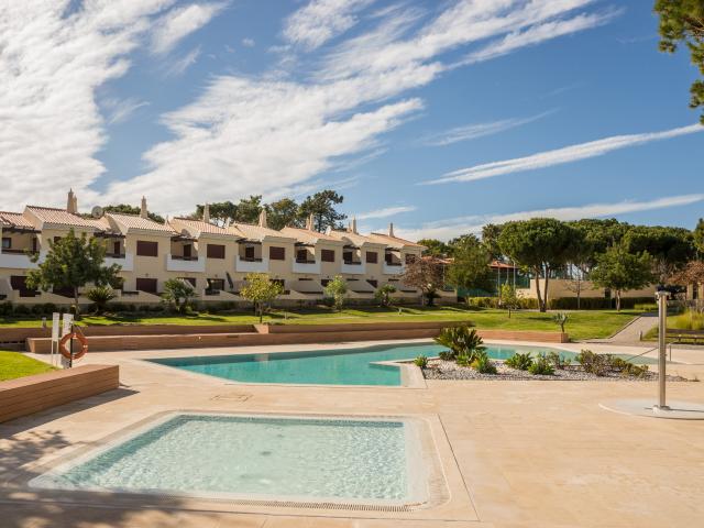 VILAMOURA TYPICAL 3 WITH POOL by HOMING