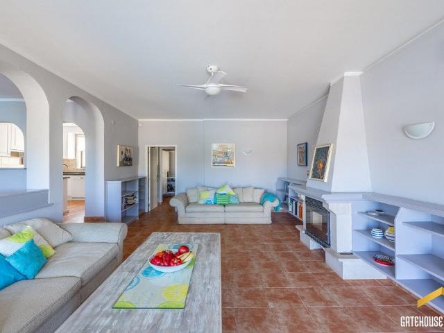 Vilha isolada com 3 quartos e estúdio em Pechao, Olhão, Alga. 280m² Pechão