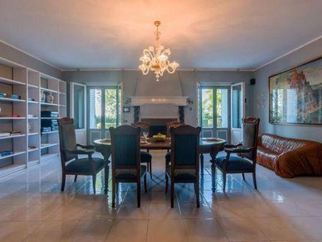 Villa 4 camere da letto, Ancona Marche ES103700986