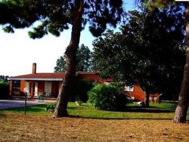 Villa 4 camere da letto, Rossano Calabria ES103700926