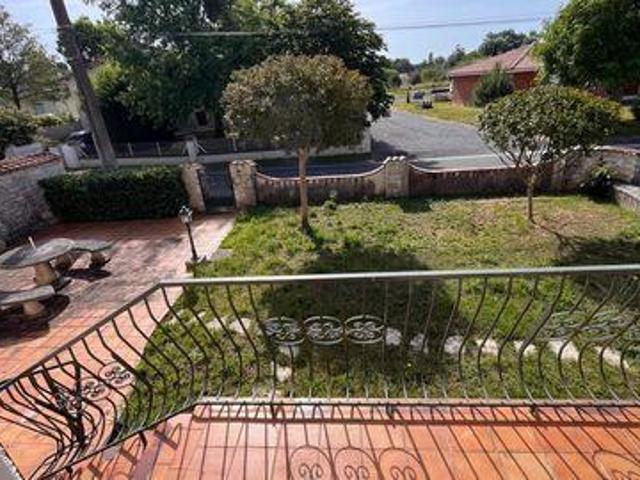 Villa 4 chambres, Mansle Poitou 16230 ES100822927