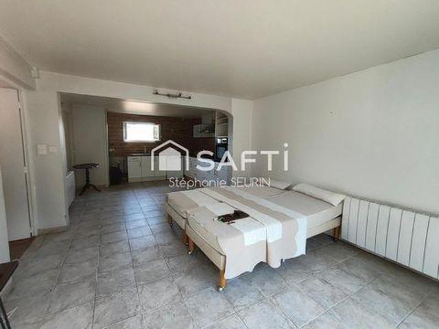 Villa 4 chambres, Montguyon Poitou 17270 DS105720286