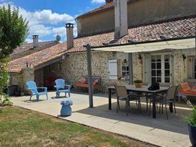 Villa 4 chambres, Montpellier Poitou 17260 DS102665888