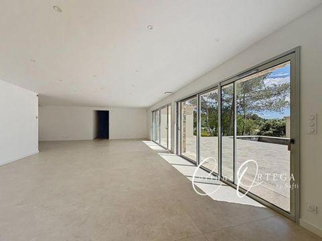 Villa 4 chambres, Nimes Languedoc 30900 DS102440034