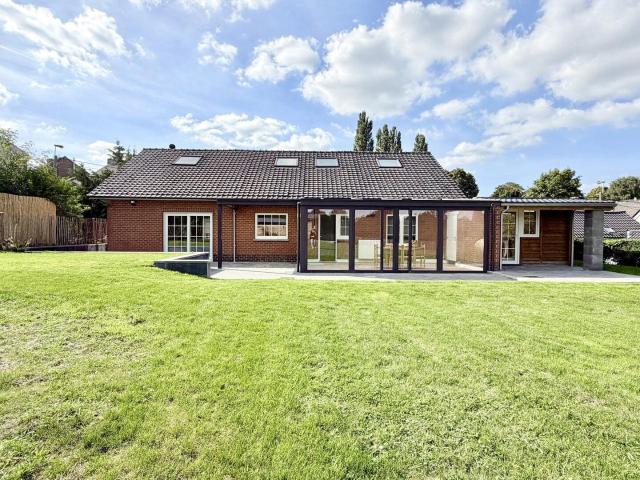Villa 4 chambres avec bureau et terrain de 12 ares