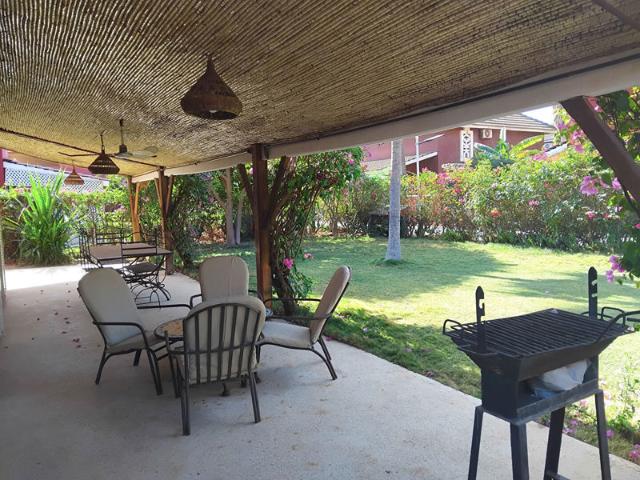 VILLA 4 CHAMBRES AVEC JARDIN SITUEE DANS UNE RÉSIDENCE PIEDS DANS L'EAU AVEC PISCINE COMMUNE ET BELLE PLAGE PRIVEE