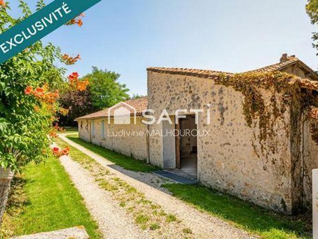 Villa 4 chambres, Boisne Poitou 16320 DS103700523