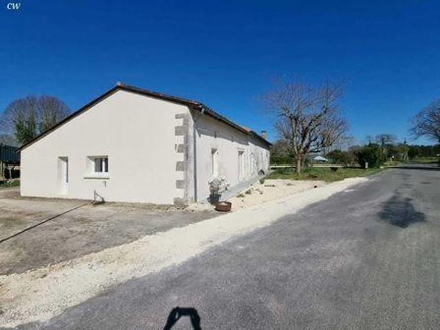 Villa 4 chambres, Brie Poitou 16210 DS101099635