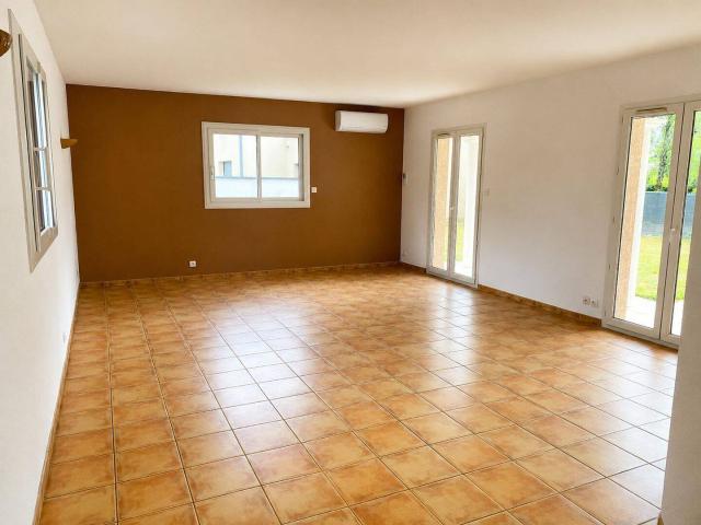 Villa 4 chambres FONTAINES SAINT MARTIN